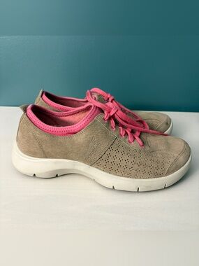 Dansko Women’s Elise Suede Slip Resistant Sneakers Tan & Pink EU 36 (US 5.5-6)